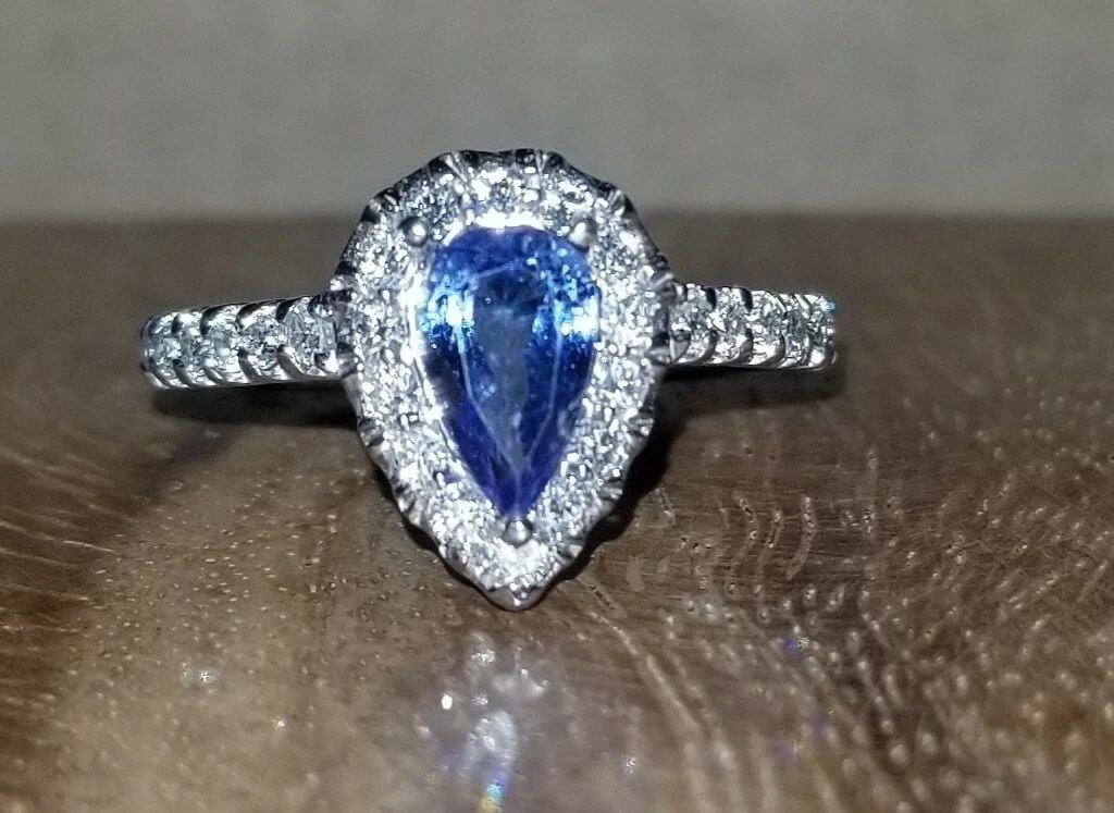 14K WHITE GOLD NATURAL PEAR SHAPE BLUE SAPPHIRE ENGAGEMENT RING 1.25CT: 14K WHITE GOLD NATURAL PEAR SHAPE BLUE SAPPHIRE ENGAGEMENT RING 1.25CT GORGEOUS 14k white gold natural blue sapphire in pear shape engagement ring center PEAR shape natural heated blue sapphire weight