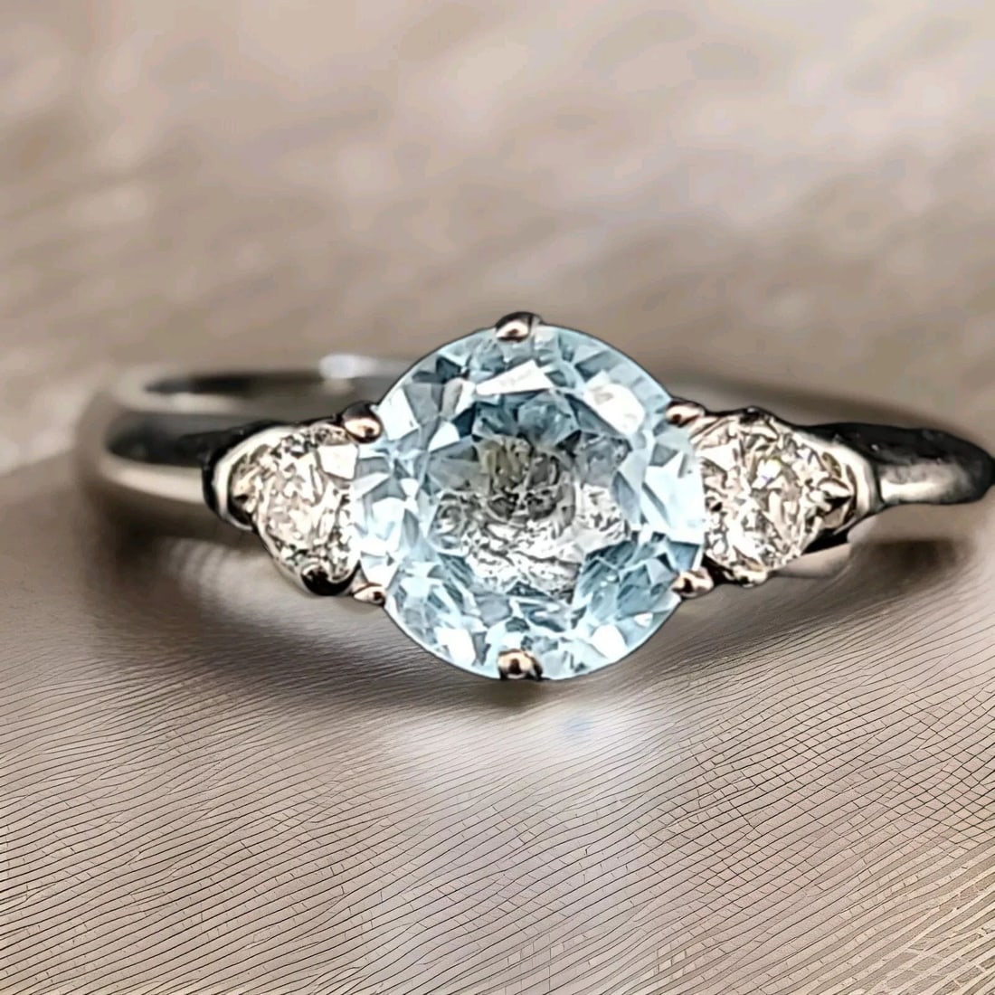 14K WHITE GOLD VINTAGE 1.58CT NATURAL ROUND AQUAMARINE ENGAGEMENT RING: 14K WHITE GOLD VINTAGE 1.58CT NATURAL ROUND AQUAMARINE ENGAGEMENT RING Stunning Vintage antique 14k white gold engagement aquamarine ring center natural round sky blue aquamarine Weight 1.58ct. size 8