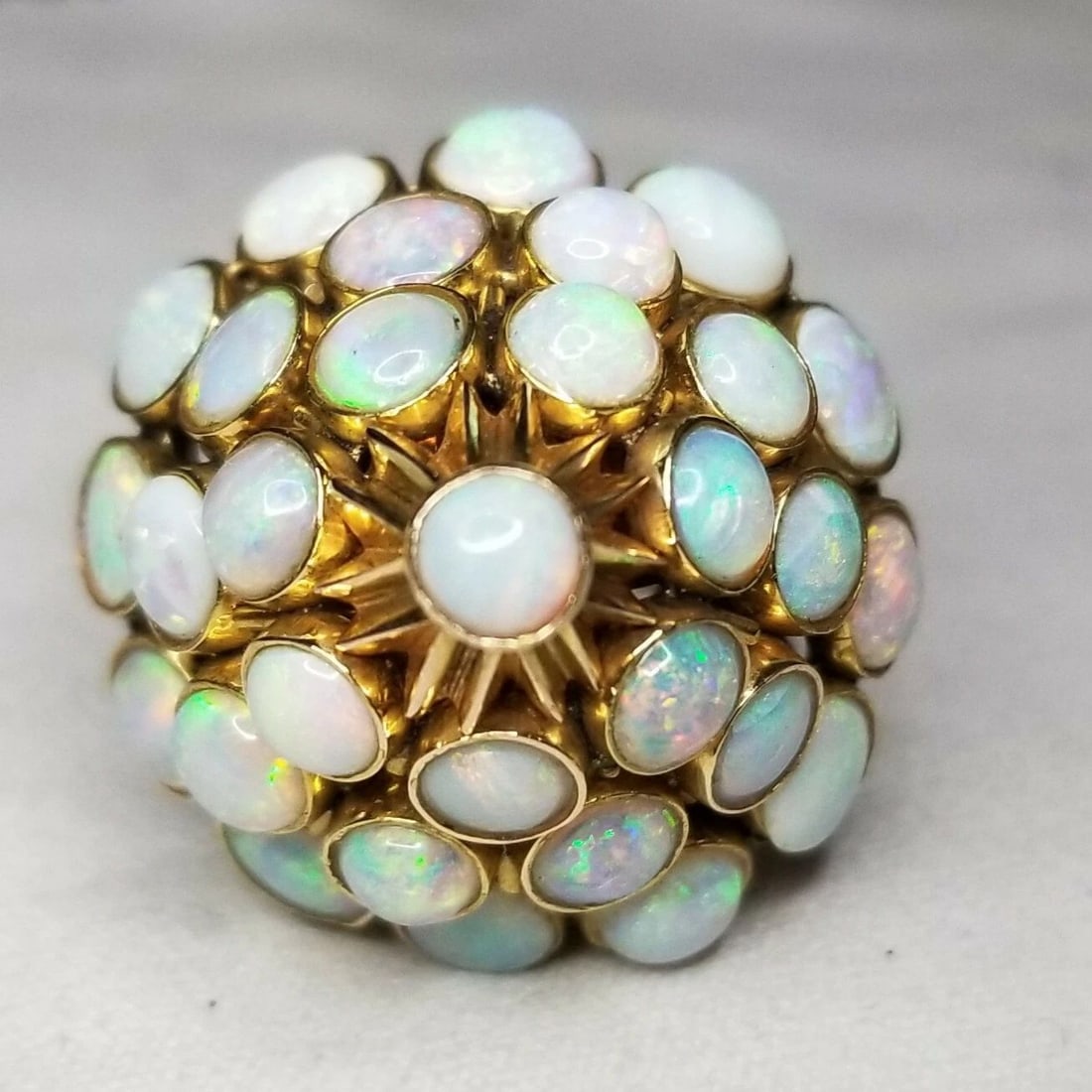 VINTAGE 14K YELLOW GOLD STATEMENT RING 3.50CT. NATURAL ROUND OPAL (1 of 2)