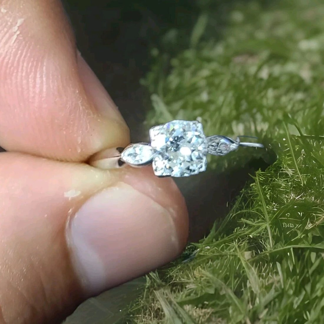 VINTAGE PLATINUM ENGAGEMENT RING 0.54CT.NATURAL OLD EURO ROUND CUT DIAMOND 1930': VINTAGE PLATINUM ENGAGEMENT RING 0.54CT.NATURAL OLD EURO ROUND CUT DIAMOND 1930' This vintage platinum engagement ring boasts a stunning 0.54CT. natural old euro round cut diamond set in a solitaire s