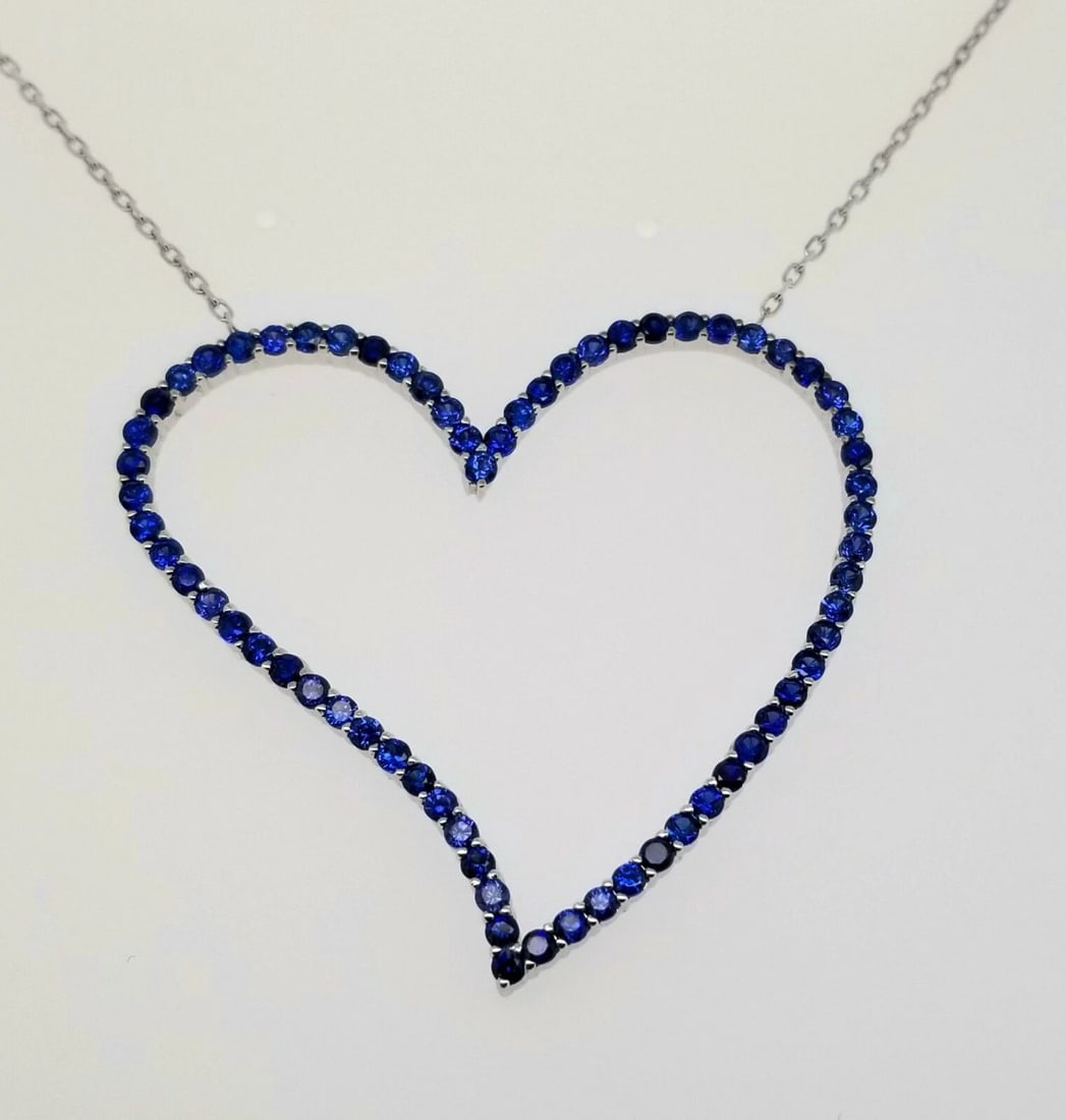 14K WHITE GOLD 2.75CT. NATURAL BLUE SAPPHIRE HEART SHAPE NECKLACE PENDANT: 14K WHITE GOLD 2.75CT. NATURAL BLUE SAPPHIRE HEART SHAPE NECKLACE PENDANT Gorgeous 14k white gold natural blue sapphire heart necklace Set beautiful round sapphire weight 2.75ct.nice magnificent blue