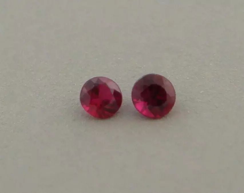 LOOSE NATURAL PIGEON BLOOD RUBY Sale is for 2 round cut natural rubies (no glass filled or lead (1 of 2)