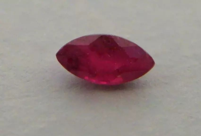 LOOSE NATURAL PIGEON BLOOD RUBY MARQUISE CUT Sale is for 1 marquise cut natural ruby Ruby measures (1 of 2)