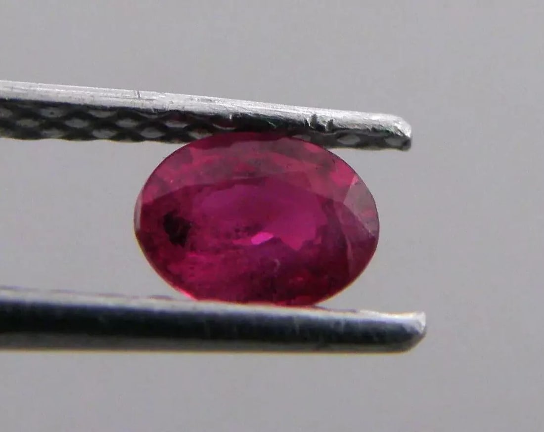LOOSE NATURAL RUBY Sale is for 1 oval cut natural pigeon blood ruby Ruby measures 6mm x 4mm If you (1 of 2)