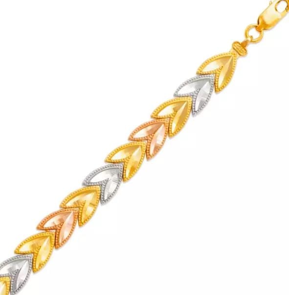 NEW 14K TRI COLOR GOLD FACETED DIAMOND CUT BRACELET 7mm 14K Tricolor Gold Approx. 7mm Wide High: NEW 14K TRI COLOR GOLD FACETED DIAMOND CUT BRACELET 7mm 14K Tricolor Gold Approx. 7mm Wide High Polished/Diamond Cut Available in Yellow Gold Lobster Lock Length : 7" Inch Weight: 8.0 Grams