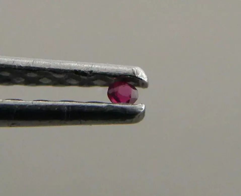 LOOSE NATURAL TOP COLOR RUBY Sale is for 1 round cut natural pigeon blood ruby Ruby measures 1.5mm: LOOSE NATURAL TOP COLOR RUBY Sale is for 1 round cut natural pigeon blood ruby Ruby measures 1.5mm in diameter If you purchase 2 and want matching pair please let me know. New, never used before, perf