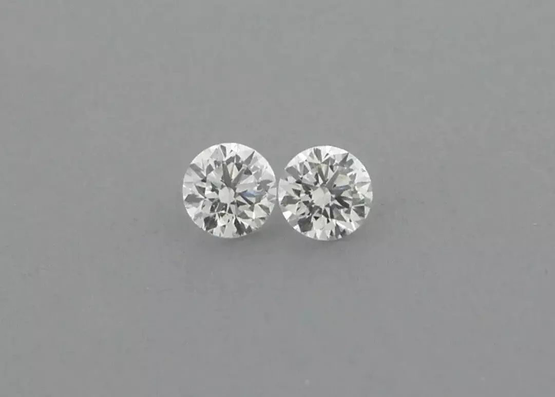 LOOSE NATURAL UNTREATED DIAMONDS Sale is for 2 round cut natural untreated earth mined diamond Sale (1 of 2)