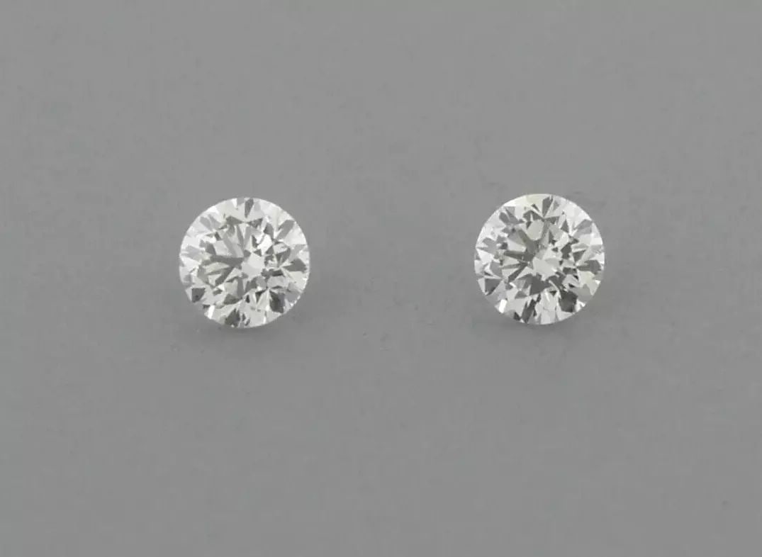 LOOSE NATURAL UNTREATED DIAMONDS Sale is for 2 round cut natural untreated earth mined diamond Sale (1 of 2)