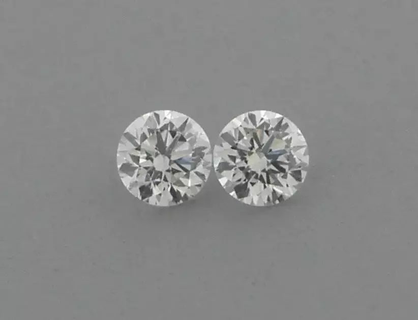LOOSE NATURAL UNTREATED DIAMONDS Sale is for 2 round cut natural untreated earth mined diamond Sale (1 of 2)