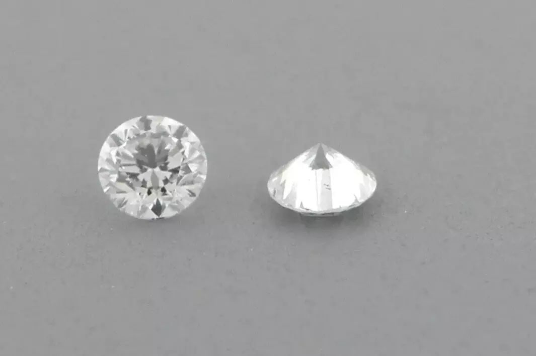 LOOSE NATURAL UNTREATED DIAMONDS Sale is for 2 round cut natural untreated earth mined diamond Sale (1 of 2)