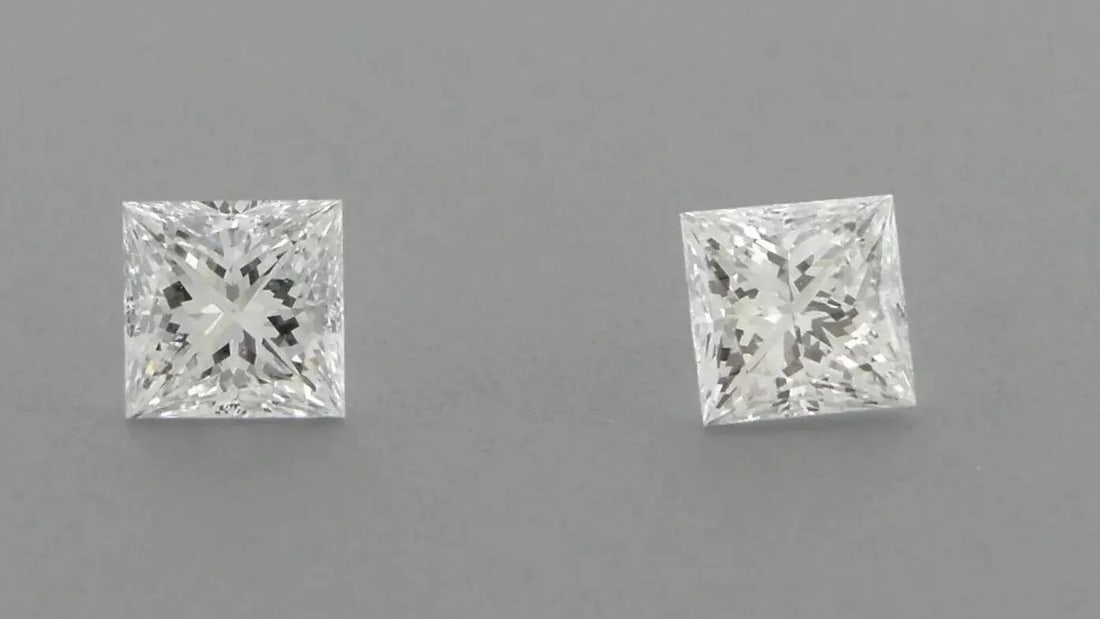 LOOSE NATURAL UNTREATED DIAMOND Sale is for 2 princess cut natural untreated earth mined diamonds: LOOSE NATURAL UNTREATED DIAMOND Sale is for 2 princess cut natural untreated earth mined diamonds Matching pair Diamonds measures 2.5mm x 2.5mm Diamonds are F color VS1 clarity New, never used before,
