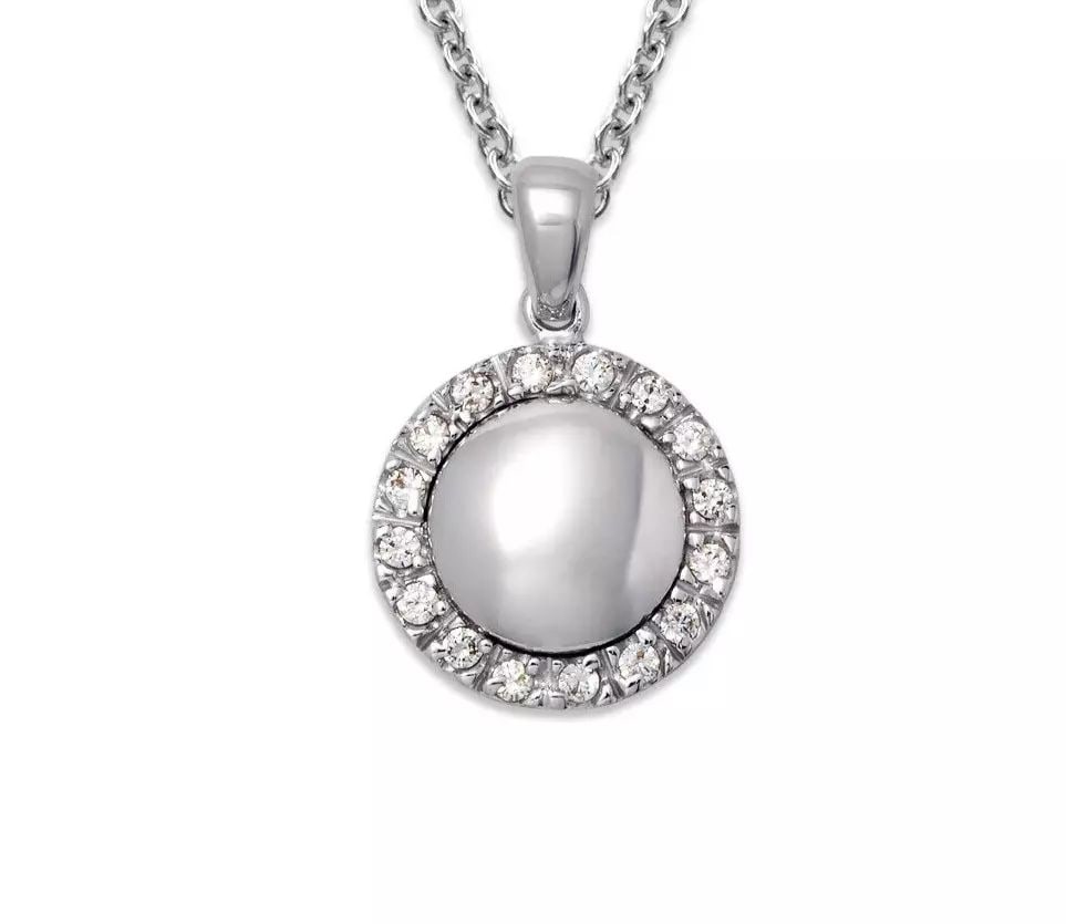 NEW 14K WHITE GOLD CIRCLE CZ PENDANT 14K White Gold Approx. 13mm High Polished/Cubic Zirconia: NEW 14K WHITE GOLD CIRCLE CZ PENDANT 14K White Gold Approx. 13mm High Polished/Cubic Zirconia Available in Yellow Gold Chains Sold Separately Weight: 2.3 Grams