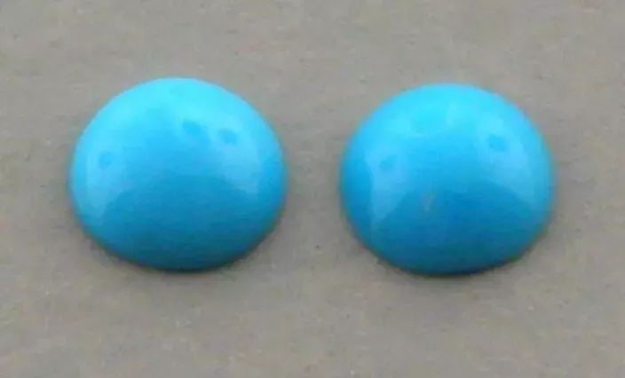 5mm MATCHING PAIR NATURAL TURQUOISE ROUND CUT CABOCHON ARIZONA SLEEPING BEAUTY: LOOSE NATURAL UNTREATED ROUND CUT CABOCHON TURQUOISE Sale is for 2 round cut cabochon sleeping beauty Turquoise Matching pair Turquoise measures 5mm in diameter New, never used before, perfect for jew