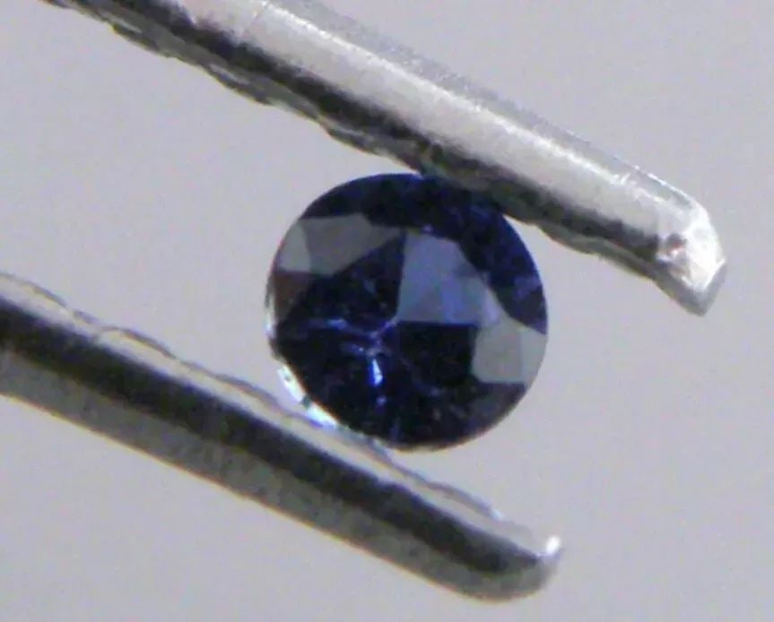 2.8mm LOOSE ROUND CUT NATURAL BLUE SAPPHIRE: LOOSE NATURAL UNTREATED ROUND CABOCHON CORAL Coral measures 8mm in diameter Natural untreated sea coral Purchased in Italy many years ago, never used before Beautiful ox blood color