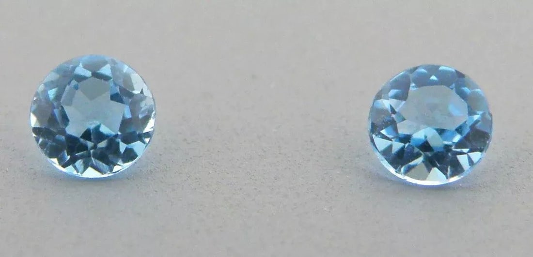 6mm MATCHING PAIR ROUND CUT NATURAL LOOSE SWISS BLUE TOPAZ: LOOSE NATURAL ROUND CUT SWISS BLUE TOPAZ Sale is for 2 round cut natural Topaz Matching pair Topaz measures 6mm in diameter New, never used before, perfect for jewelry repair