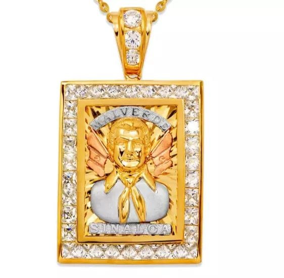 NEW 14K TRICOLOR GOLD FANCY MALVERDE SINALOA CZ PENDANT: NEW 14K TRICOLOR GOLD FANCY MALVERDE SINALOA CZ PENDANT 14K Tricolor Gold Approx. 30x37mm High Polished/Cubic Zirconia Chains Sold Separately Weight: 18.9 Grams