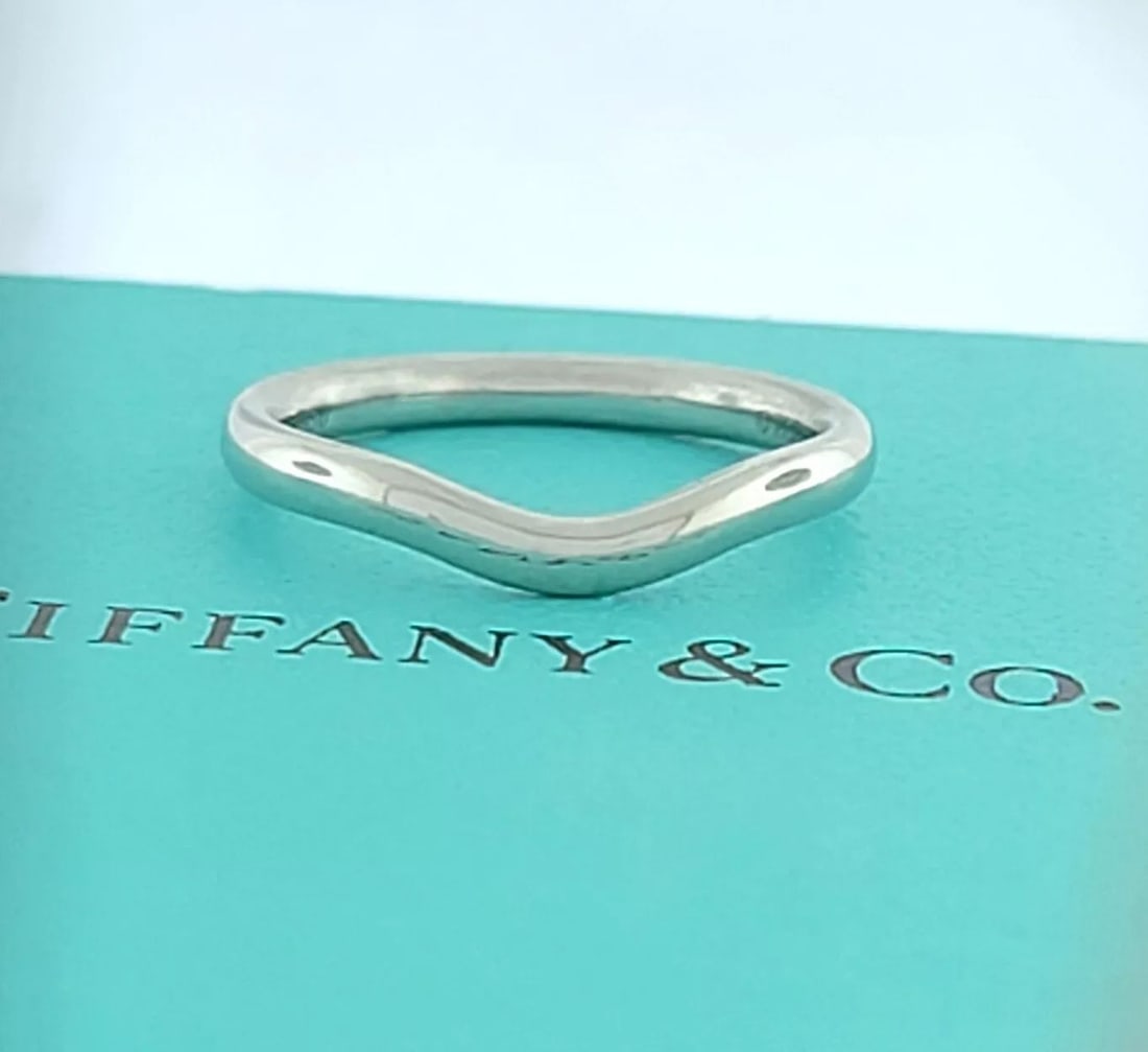 TIFFANY & Co. 2mm PLATINUM ELSA PERETTI CURVED WEDDING BAND RING SIZE 4.5 (1 of 2)