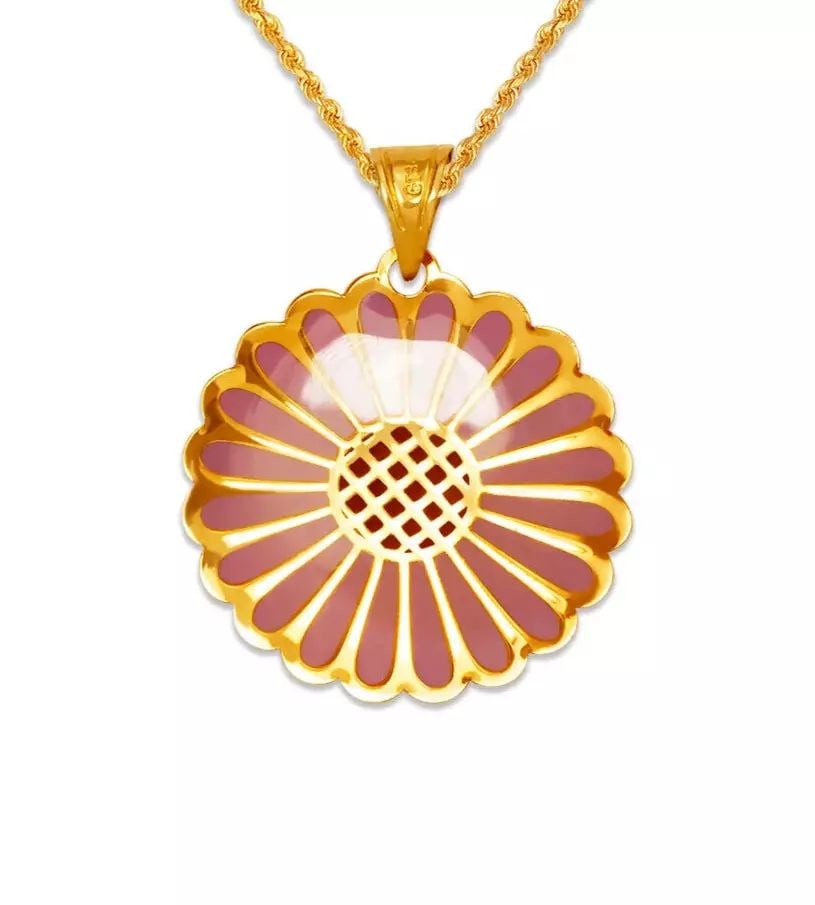 NEW 14K YELLOW GOLD LAVENDER FLOWER ENAMEL POLISHED PENDANT: NEW 14K YELLOW GOLD LAVENDER FLOWER ENAMEL POLISHED PENDANT 14K Yellow Gold Approx. 19mm Chains Sold Separately Weight: 0.8 Grams