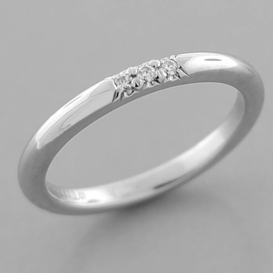 TIFFANY & Co. 1.8mm PLATINUM DIAMOND WEDDING BAND RING SIZE 4 (1 of 2)