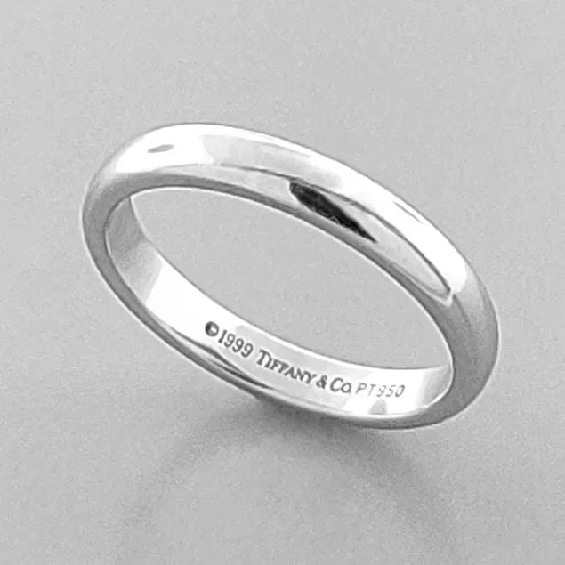 TIFFANY & Co. 3mm FOREVER PLATINUM LUCIDA WEDDING BAND RING SIZE 7: TIFFANY & Co. FOREVER WEDDING BAND RING SIZE 7 Ring size is a 7 Ring measures 3mm wide 1.6mm Thick/High Tiffany & Co. Forever Platinum Lucida wedding band Pre-owned in Excellent condition, please refe