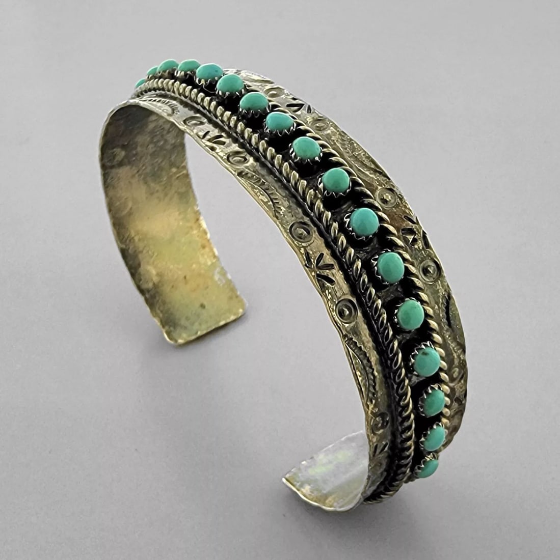 VINTAGE ZUNI STERLING SILVER TURQUOISE PETIT POINT JP UKESTINE (1 of 2)