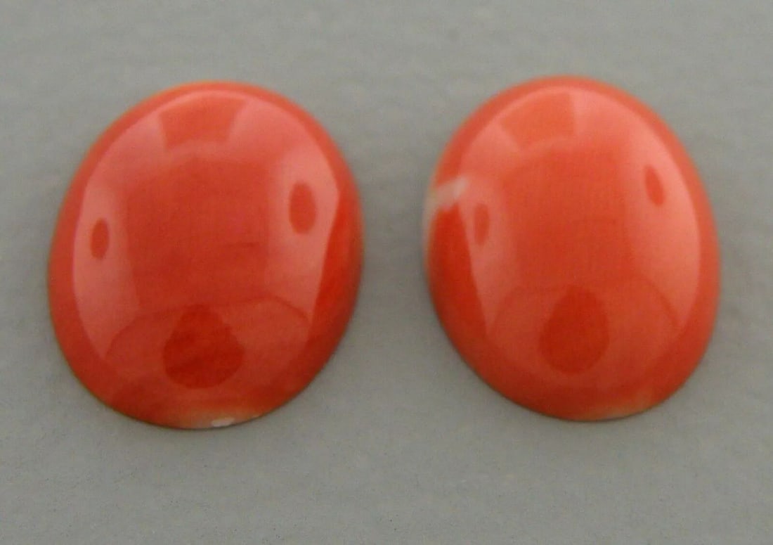 NATURAL UNTREATED 16x12mm CORAL OVAL SHAPE RED OX BLOOD CABOCHON MATCHING PAIR (1 of 2)