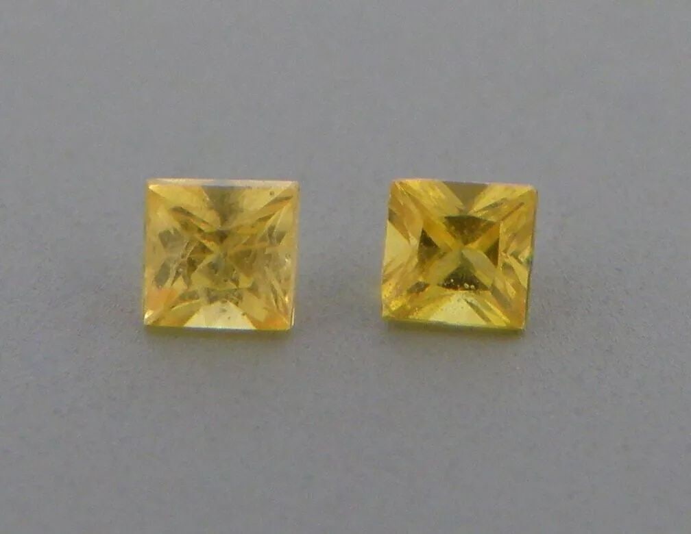 0.23ct MATCHING PAIR PRINCESS CUT NATURAL ORANGE SAPPHIRE 2.4x2.3mm (1 of 2)
