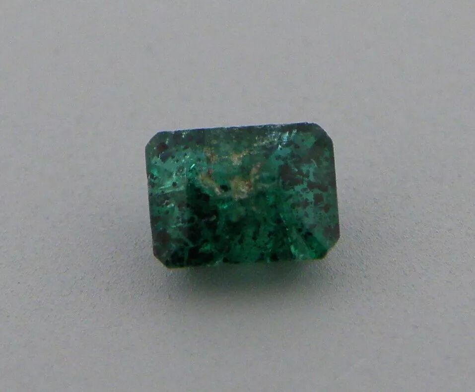 0.31ct NATURAL COLOMBIAN GREEN EMERALD EMERALD CUT 4.3 x 3.2mm (1 of 2)