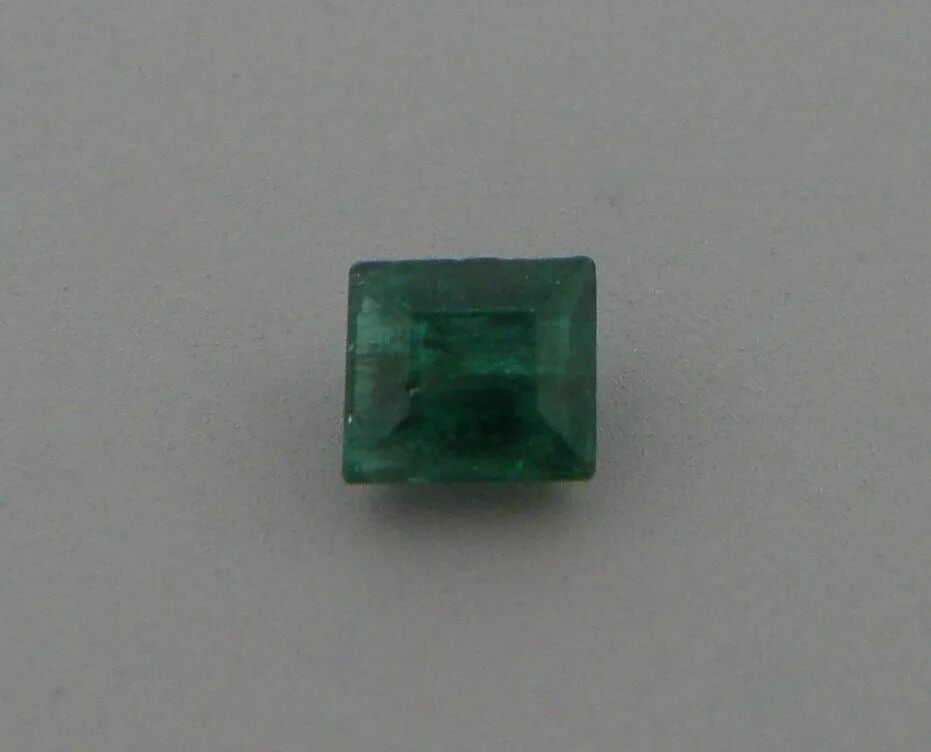 0.19ct NATURAL COLOMBIAN GREEN EMERALD EMERALD CUT 3.4x3.1mm (1 of 2)