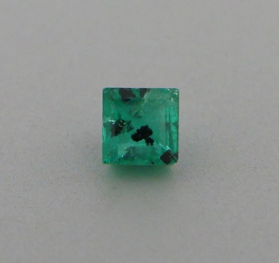 0.29ct NATURAL COLOMBIAN GREEN EMERALD 3.2x3.2mm (1 of 2)