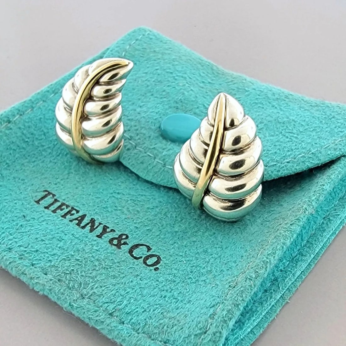 TIFFANY & Co. 18K YELLOW GOLD STERLING SILVER LEAF EARRINGS (1 of 2)
