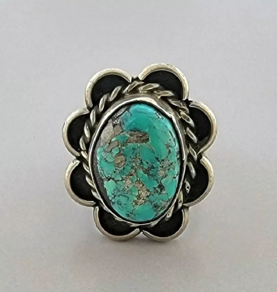 VINTAGE BEAUTIFUL NAVAJO STERLING SILVER TURQUOISE RING SIZE 4 (1 of 2)