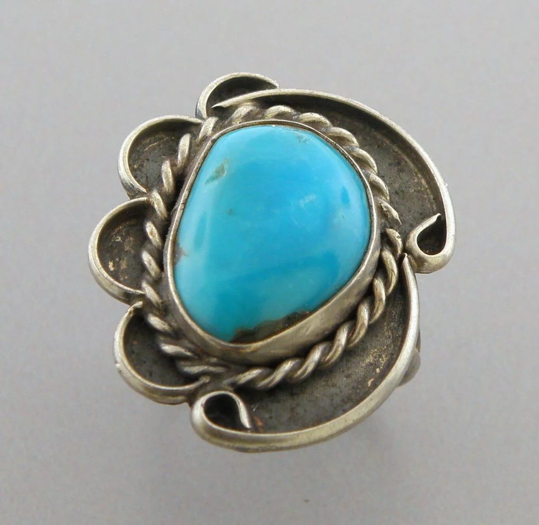 VINTAGE NAVAJO STERLING SILVER TURQUOISE RING SIZE 7 (1 of 2)