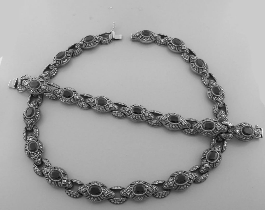 VINTAGE MATCHING SET STERLING SILVER MARCASITE ONYX NECKLACE BRACELET: VINTAGE STERLING SILVER BRACELET Vintage matching set sterling silver Necklace & Bracelet Sterling silver set with marcasite and onyx Necklace measures 17.5" Long Bracelet measures 7.75" Long Vintage,