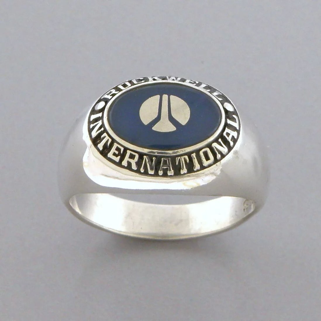 TIFFANY & Co. STERLING SILVER ROCKWELL INTERNATIONAL NASA RING BOX SIZE 11: TIFFANY & Co. STERLING SILVER NASA RING Ring size is a 11 Ring measures 0.53" wide on top Tiffany & Co. Sterling silver Rockwell International NASA ring Center Stone is blue onyx Vintage, Pre-owned, R