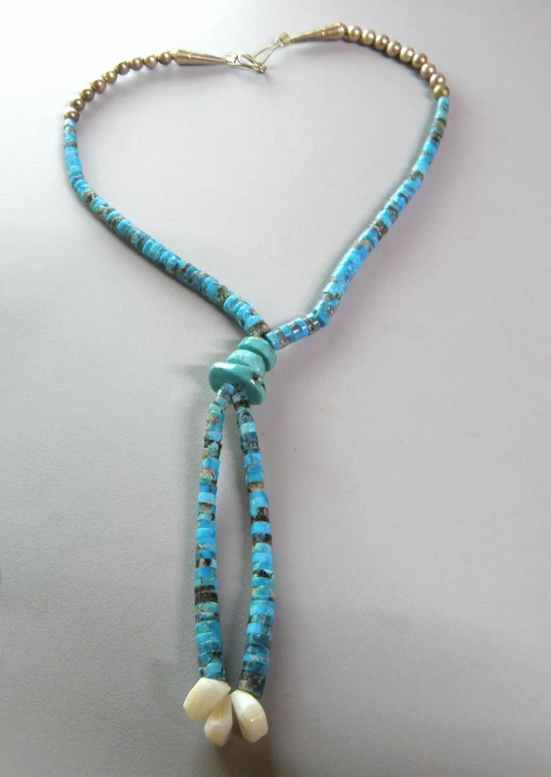 VINTAGE BEAUTIFUL NAVAJO STERLING SILVER TURQUOISE NECKLACE (1 of 2)