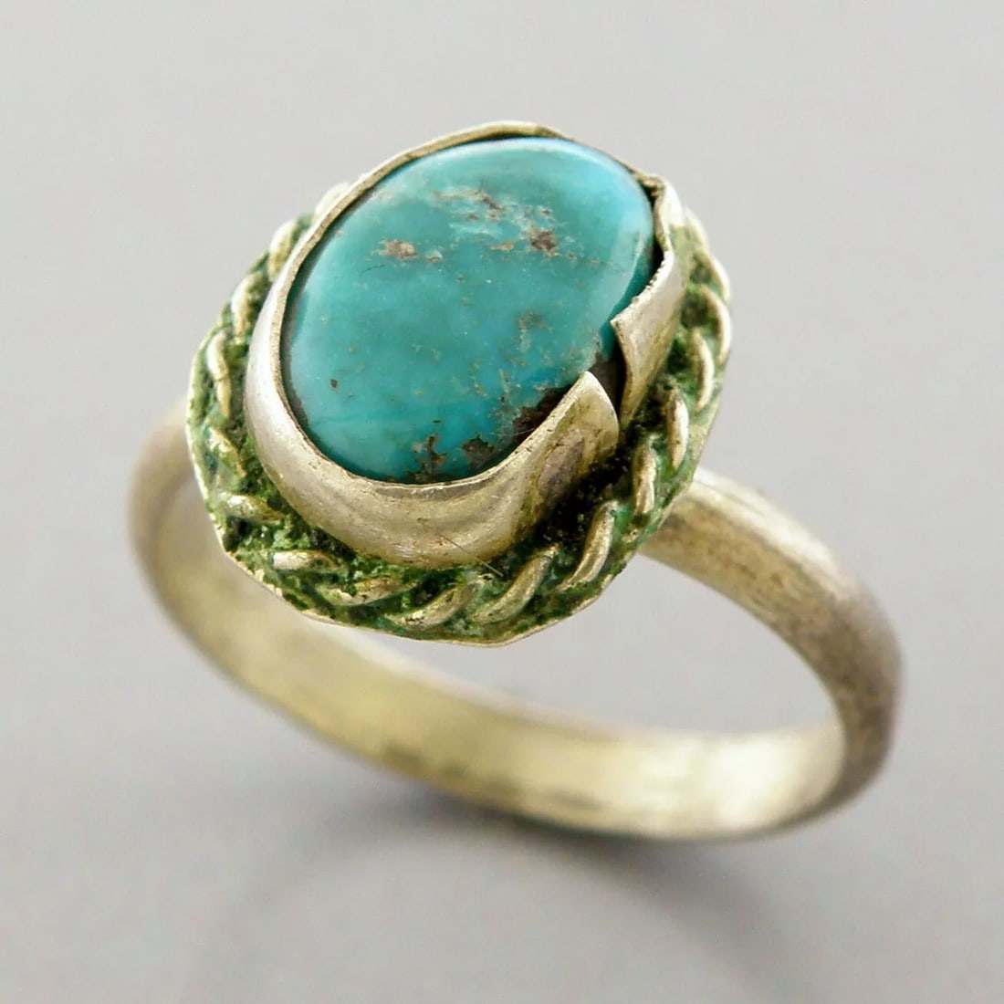 VINTAGE BEAUTIFUL NAVAJO STERLING SILVER TURQUOISE RING SIZE 5 (1 of 2)
