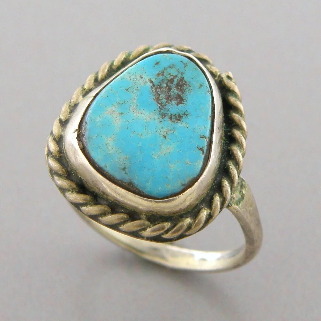 VINTAGE BEAUTIFUL NAVAJO STERLING SILVER TURQUOISE RING SIZE 3 (1 of 2)