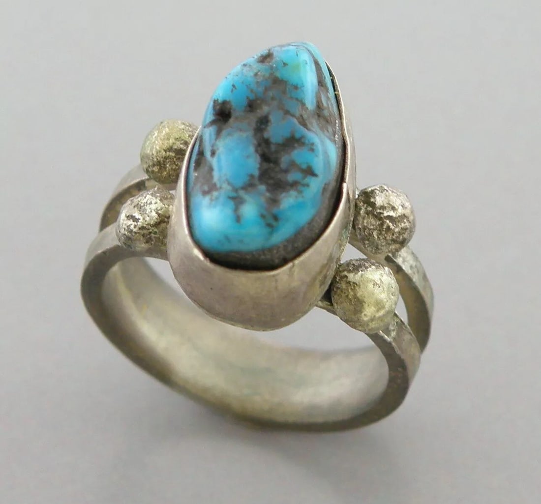 VINTAGE BEAUTIFUL NAVAJO STERLING SILVER NUGGET TURQUOISE RING SIZE 4.5 (1 of 2)