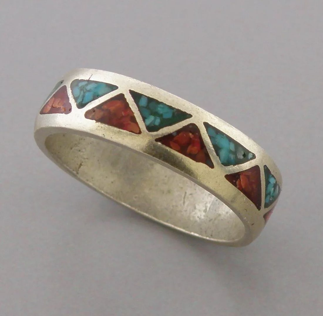 VINTAGE NAVAJO STERLING SILVER CORAL & TURQUOISE INLAY BAND RING SIZE 11.5: VINTAGE TURQUOISE STERLING SILVER RING Vintage Navajo Turquoise & coral inlay sterling silver band ring Size 11.5 Ring Measures 6.2mm Wide Vintage, Pre-owned, in good condition for its age, please ref