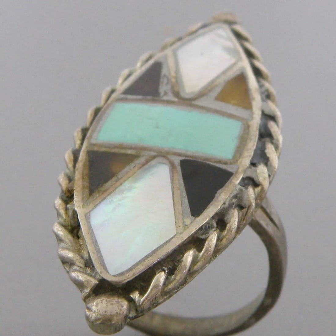 VINTAGE SOUTHWESTERN STERLING SILVER MOP TURQUOISE RING (1 of 2)