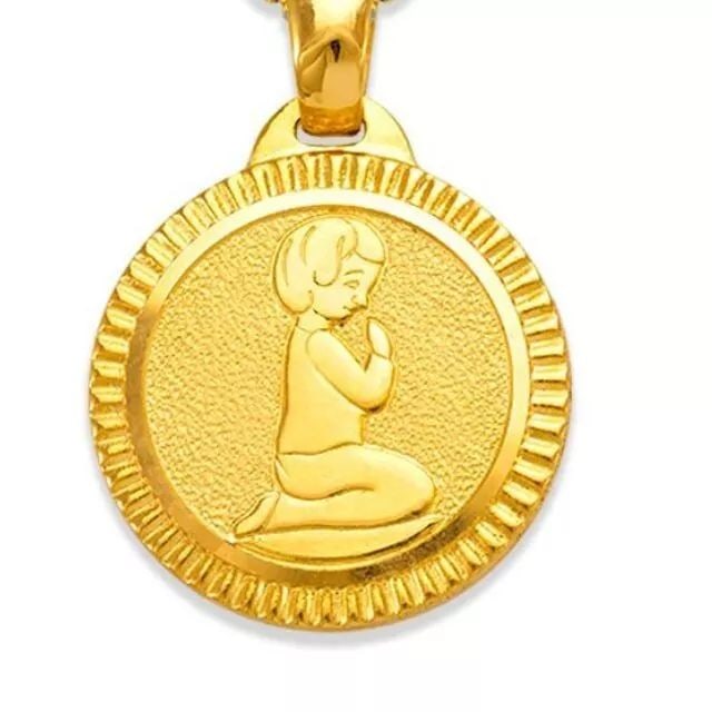 NEW 14K YELLOW GOLD PRAYING BOY COMMUNION PENDANT: NEW 14K YELLOW GOLD PRAYING BOY COMMUNION PENDANT 14K Yellow Gold Approx. 16mm High Polished Chains Sold Separately Weight: 2.8 Grams