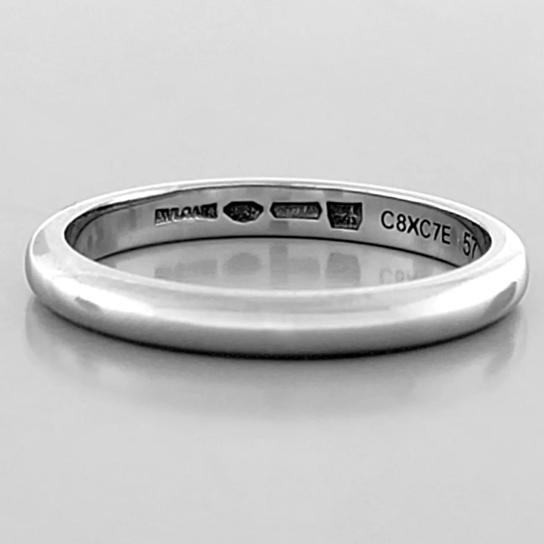 BVLGARI FEDI PLATINUM DOMED WEDDING BAND RING SIZE 8: BVLGARI FEDI PLATINUM WEDDING BAND RING Ring size is a 8 Ring measures 2.5mm wide Bvlgari Fedi Platinum wedding band Pre-owned in Excellent condition, please refer to pics Stamped - BVLGARI pt950