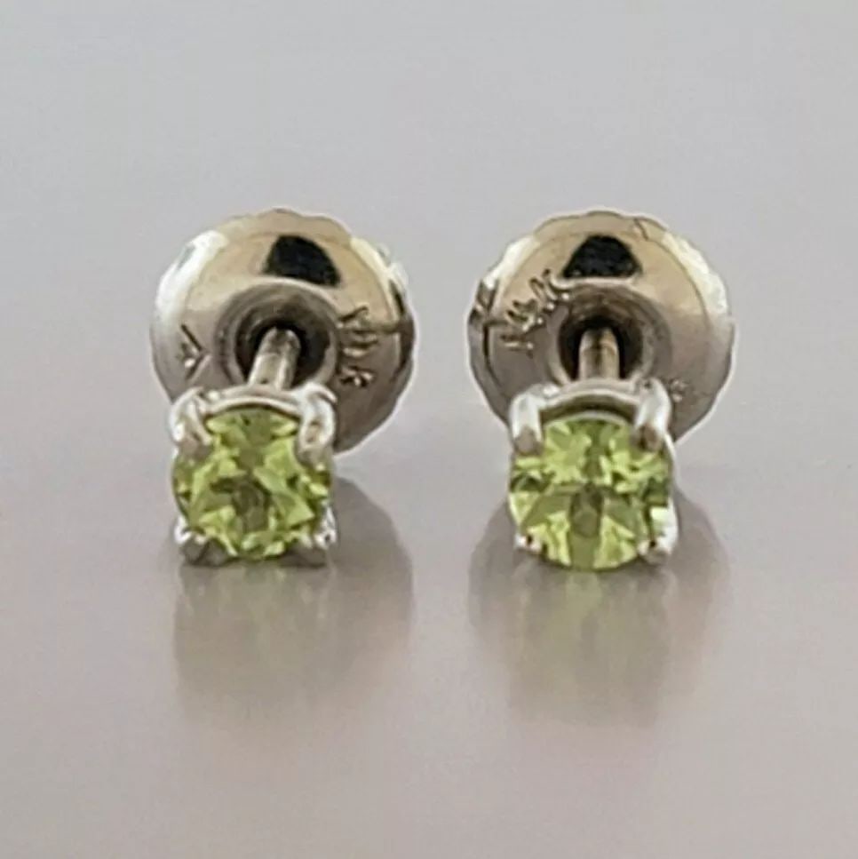 NEW 14K WHITE GOLD NATURAL PERIDOT STUD SCREW BACK EARRINGS (1 of 2)