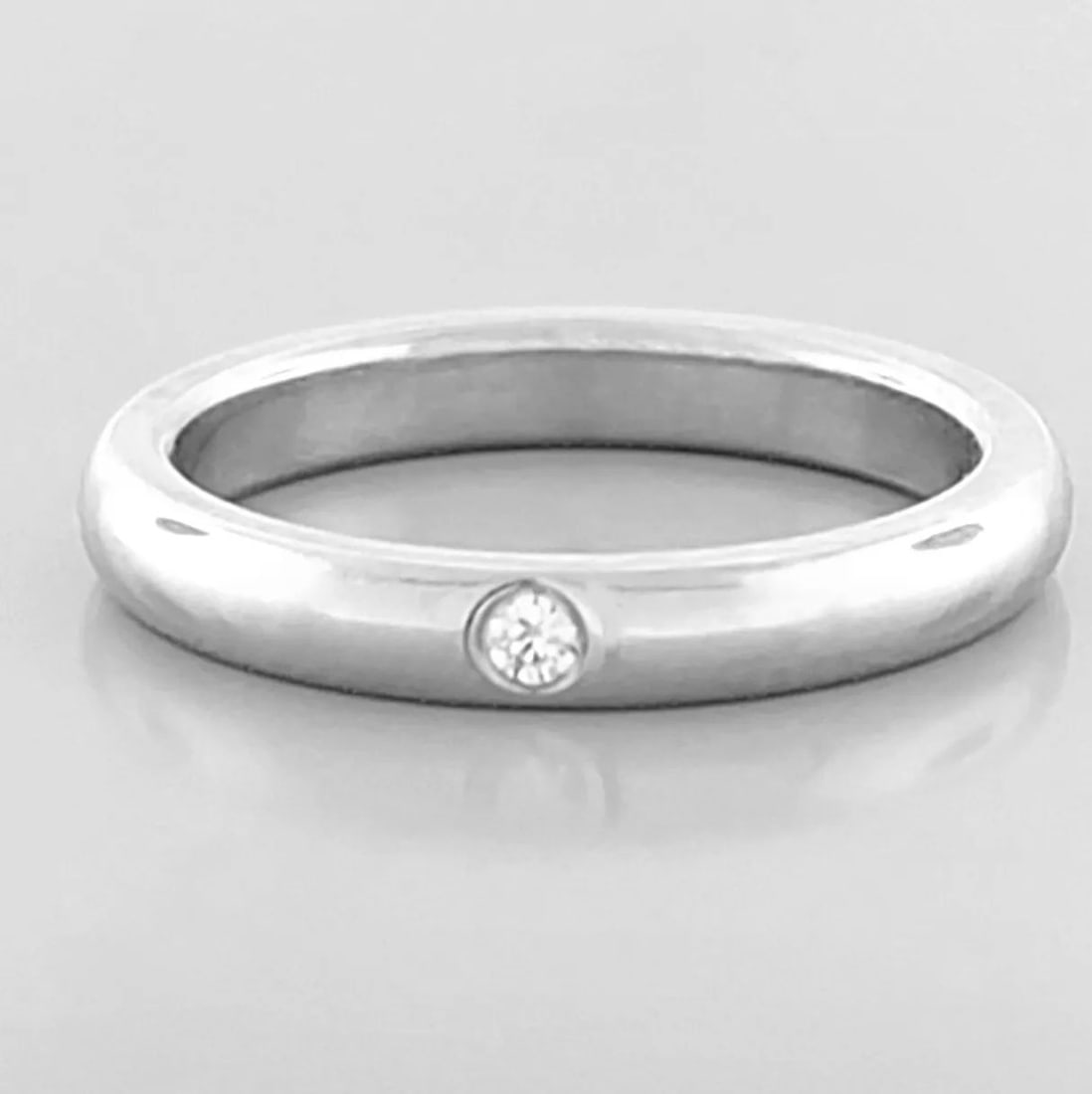 TIFFANY & Co. PLATINUM ELSA PERETTI DIAMOND WEDDING BAND RING SIZE 4.5 BOX: TIFFANY & Co. DIAMOND WEDDING BAND RING Ring size is a 4.5 Ring measures 2.8mm wide 1.9mm Thick/High, smooth inside, comfort fit Tiffany & Co. Elsa Peretti diamond wedding band Pre-owned in Excellent
