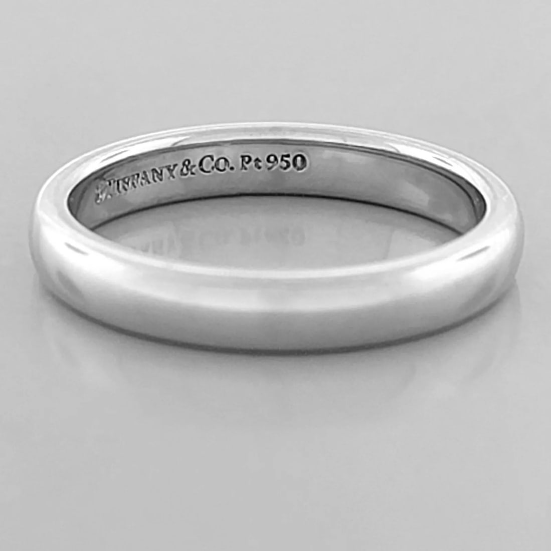 TIFFANY & Co. 3mm FOREVER PLATINUM LUCIDA WEDDING BAND RING SIZE 5: TIFFANY & Co. FOREVER WEDDING BAND RING Ring size is a 5 Ring measures 3mm wide 1.6mm Thick/High Tiffany & Co. Forever Platinum Lucida wedding band Pre-owned in Excellent condition, please refer to pi