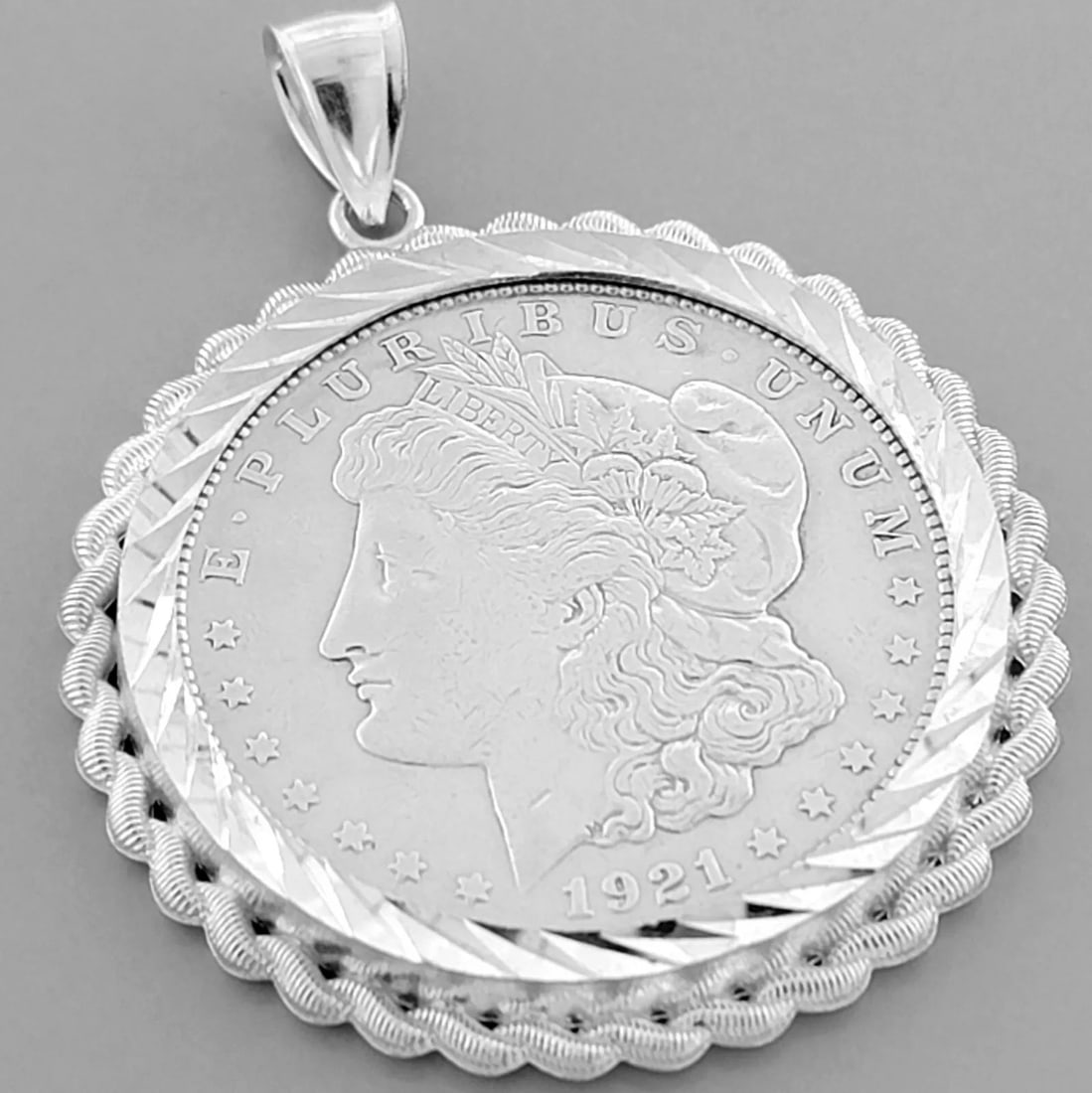 VINTAGE 1921 MORGAN DOLLAR COIN SILVER ROPE PENDANT (1 of 2)