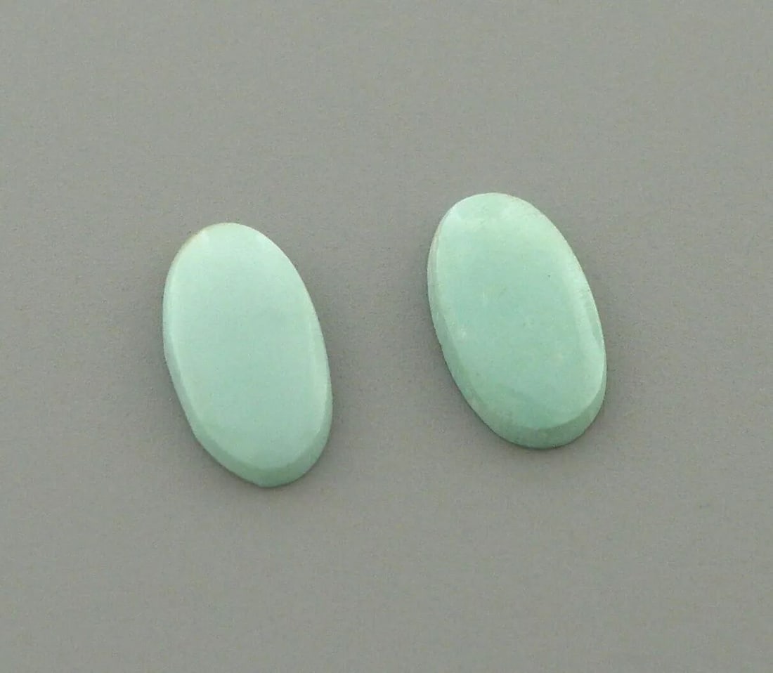 NATURAL UNTREATED TURQUOISE OVAL PAIR CABOCHON 0.92ct 8.5X4.5mm (1 of 2)