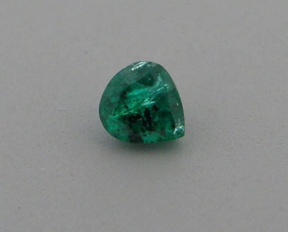 0.21ct NATURAL COLOMBIAN GREEN EMERALD PEAR SHAPE 3.8x3.6mm (1 of 2)