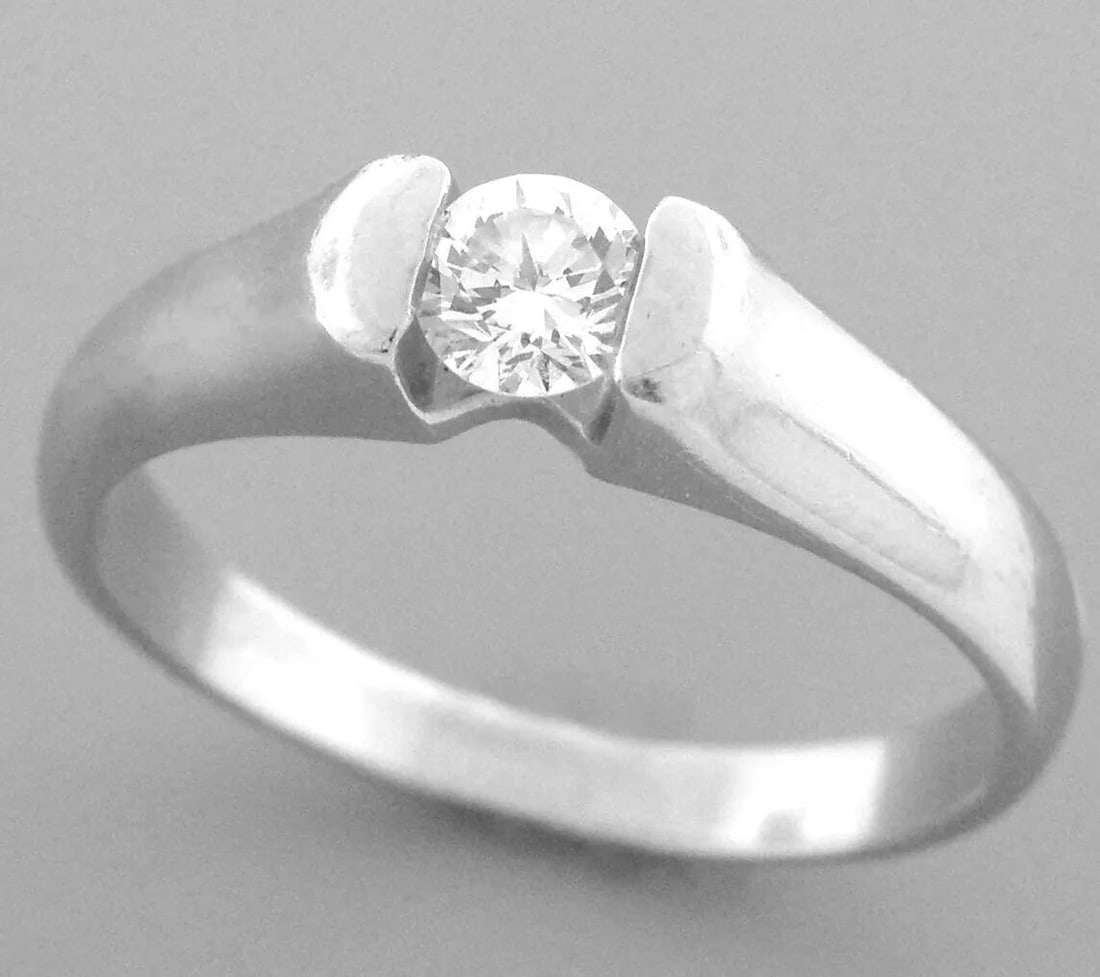 0.25ct PLATINUM DIAMOND ENGAGEMENT RING SOLITAIRE H SI1 CERTIFIED (1 of 2)